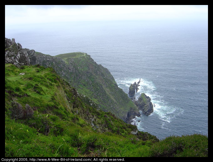 Near the Slieve League sea cliffs, looking down toward the car park.